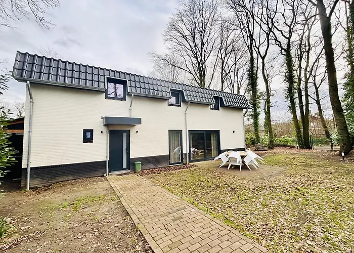 Village de vacances Luxe Recreatiewoning In Bosrijke Omgeving 6 Personen Met Verdieping
