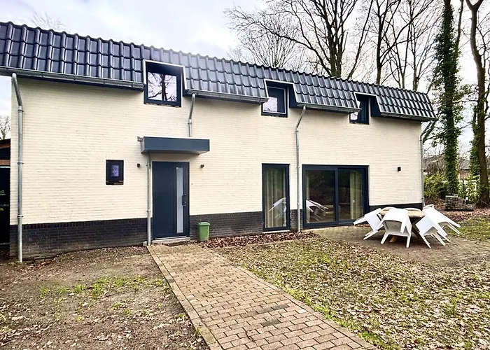 Luxe Recreatiewoning In Bosrijke Omgeving 6 Personen Met Verdieping Parque de vacaciones *