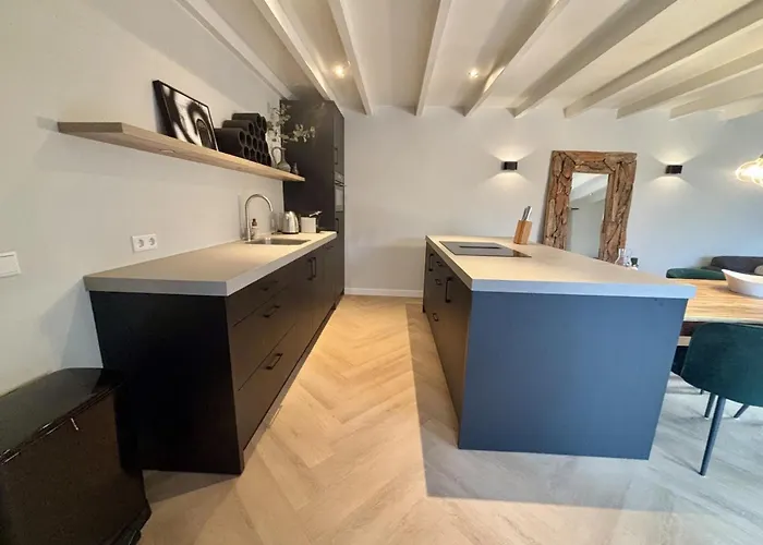 Luxe Recreatiewoning In Bosrijke Omgeving 6 Personen Met Verdieping Ferienpark Waalre